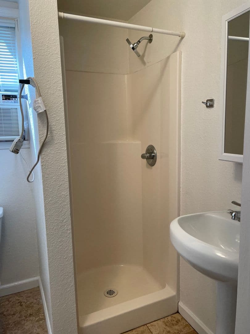 Sacramento Apartment: 2706 H Street