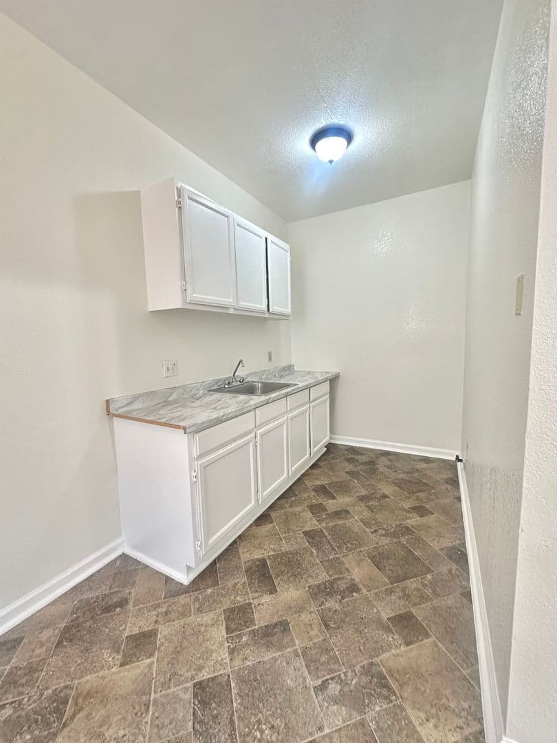 Los Angeles Apartment: 1200 S. Hoover Street