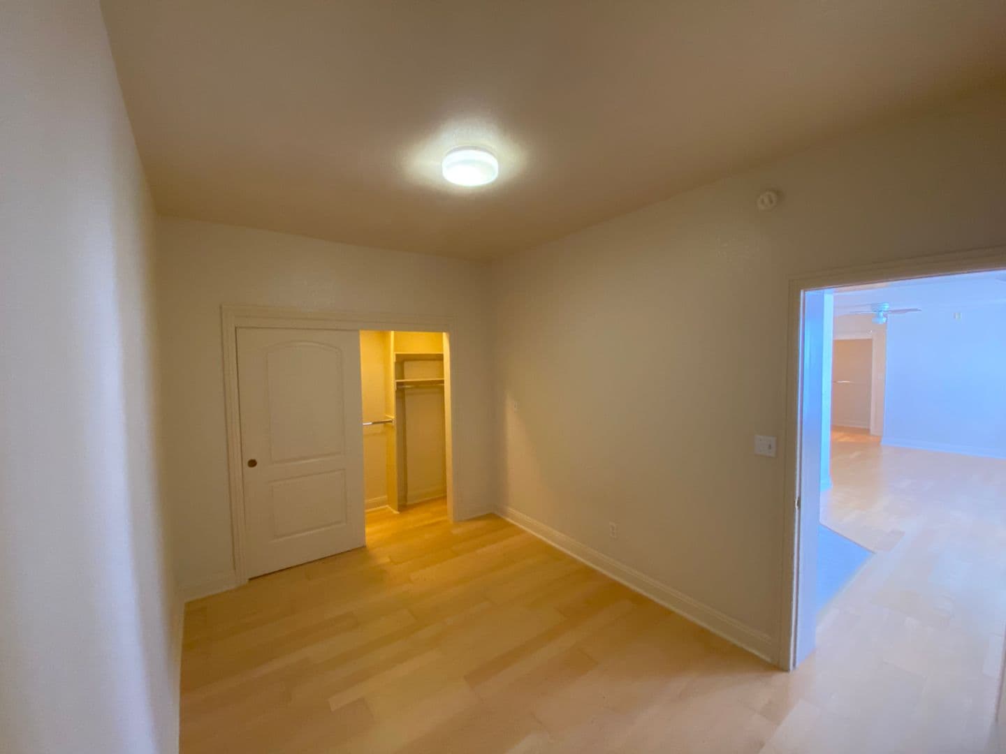 Los Angeles Apartment: 938 S. Lake Street