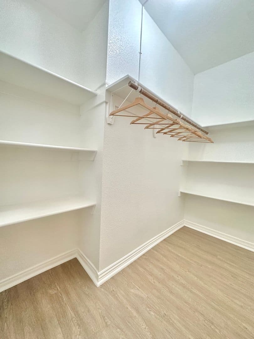 Los Angeles Apartment: 1209 S. Lake Street