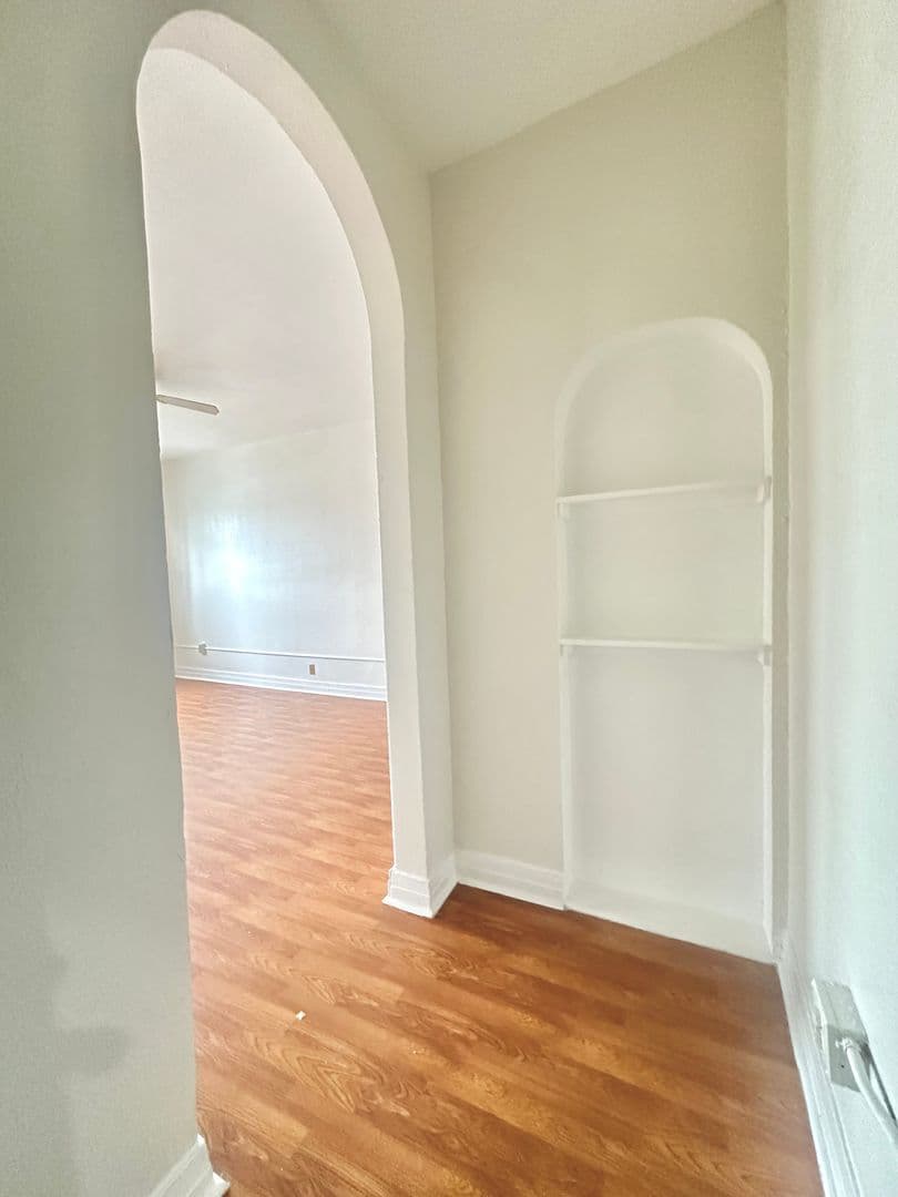 Los Angeles Apartment: 1209 S. Lake Street