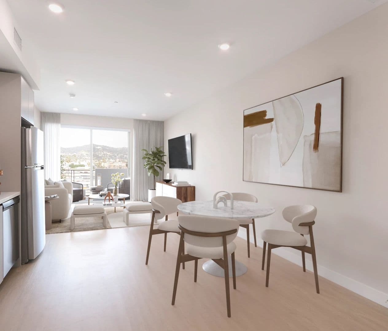 Los Angeles Apartment: 4660 Melrose Avenue