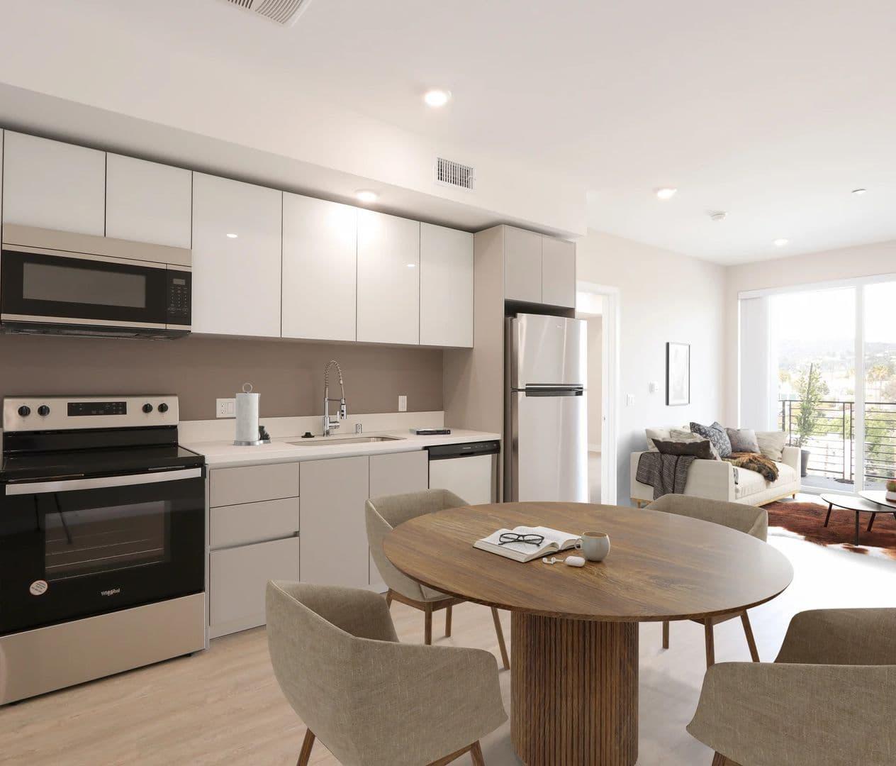 Los Angeles Apartment: 4660 Melrose Avenue