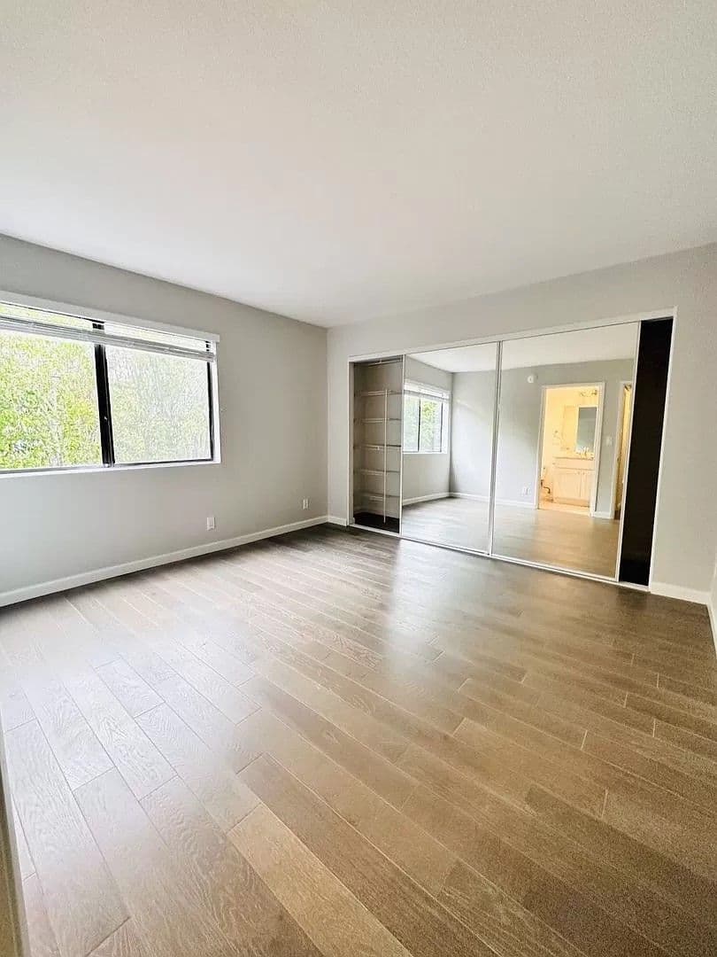 Los Angeles Apartment: 2110 S. Bentley Avenue