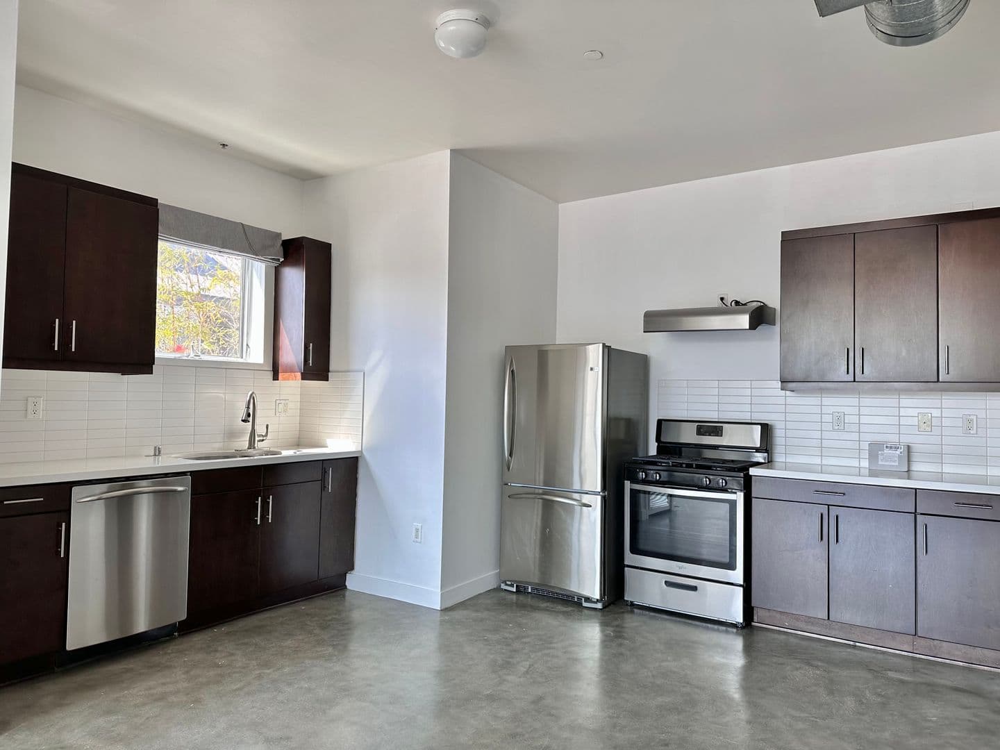 Los Angeles Apartment: 5700 Melrose Avenue