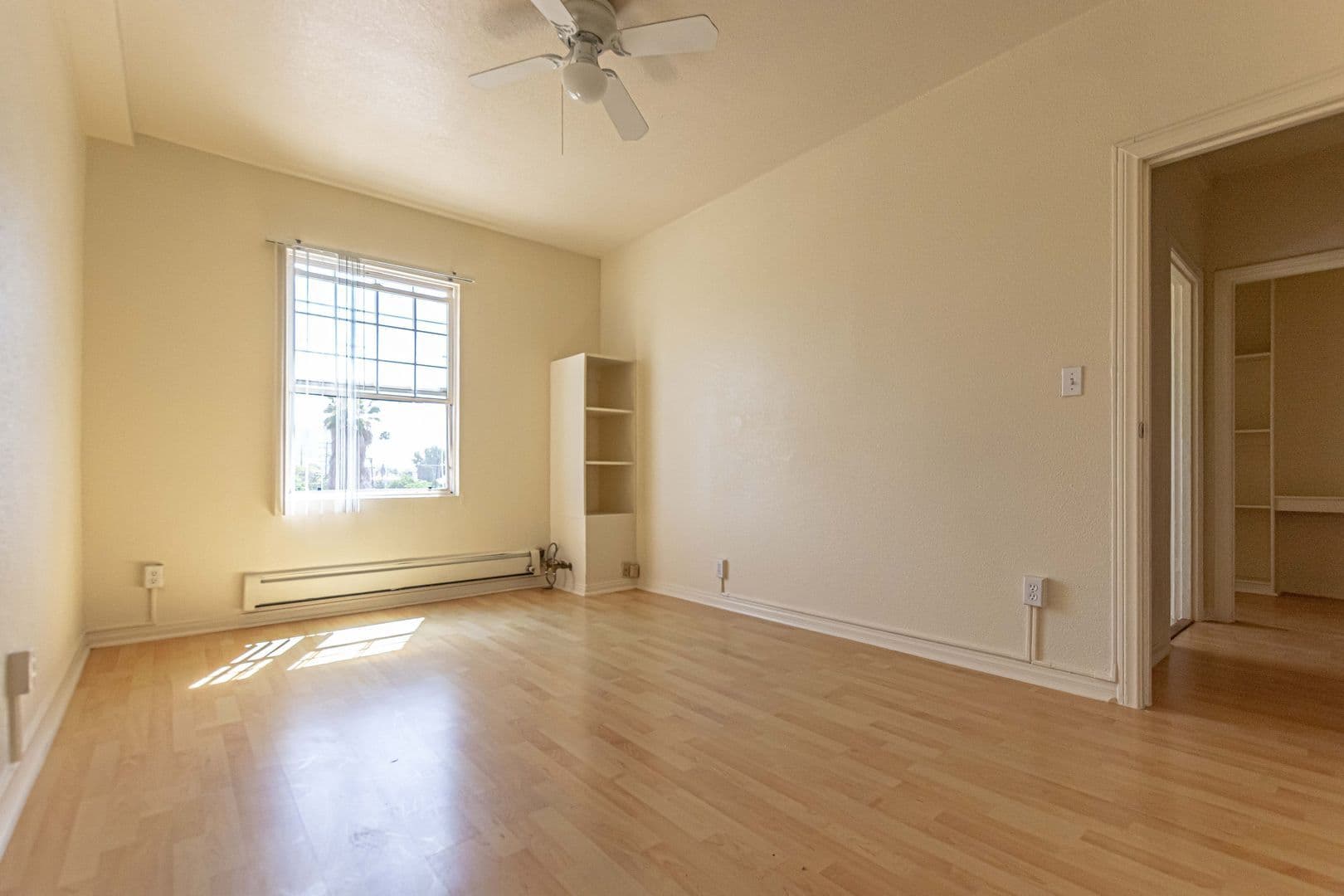 Los Angeles Apartment: 2121 W. 11th Street