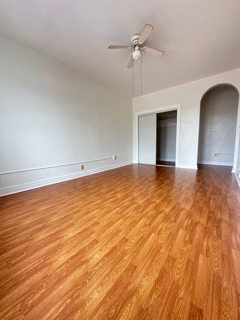 Los Angeles Apartment: 1209 S. Lake Street