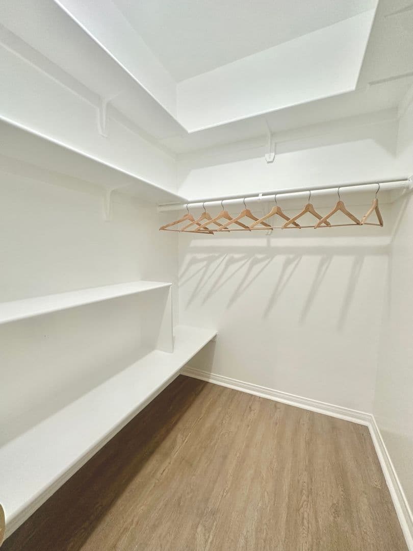 Los Angeles Apartment: 1209 S. Lake Street