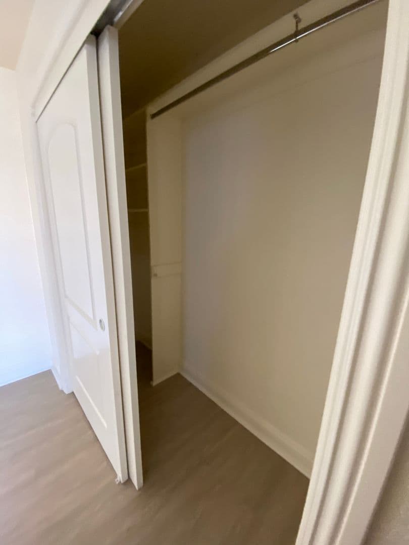 Los Angeles Apartment: 938 S. Lake Street