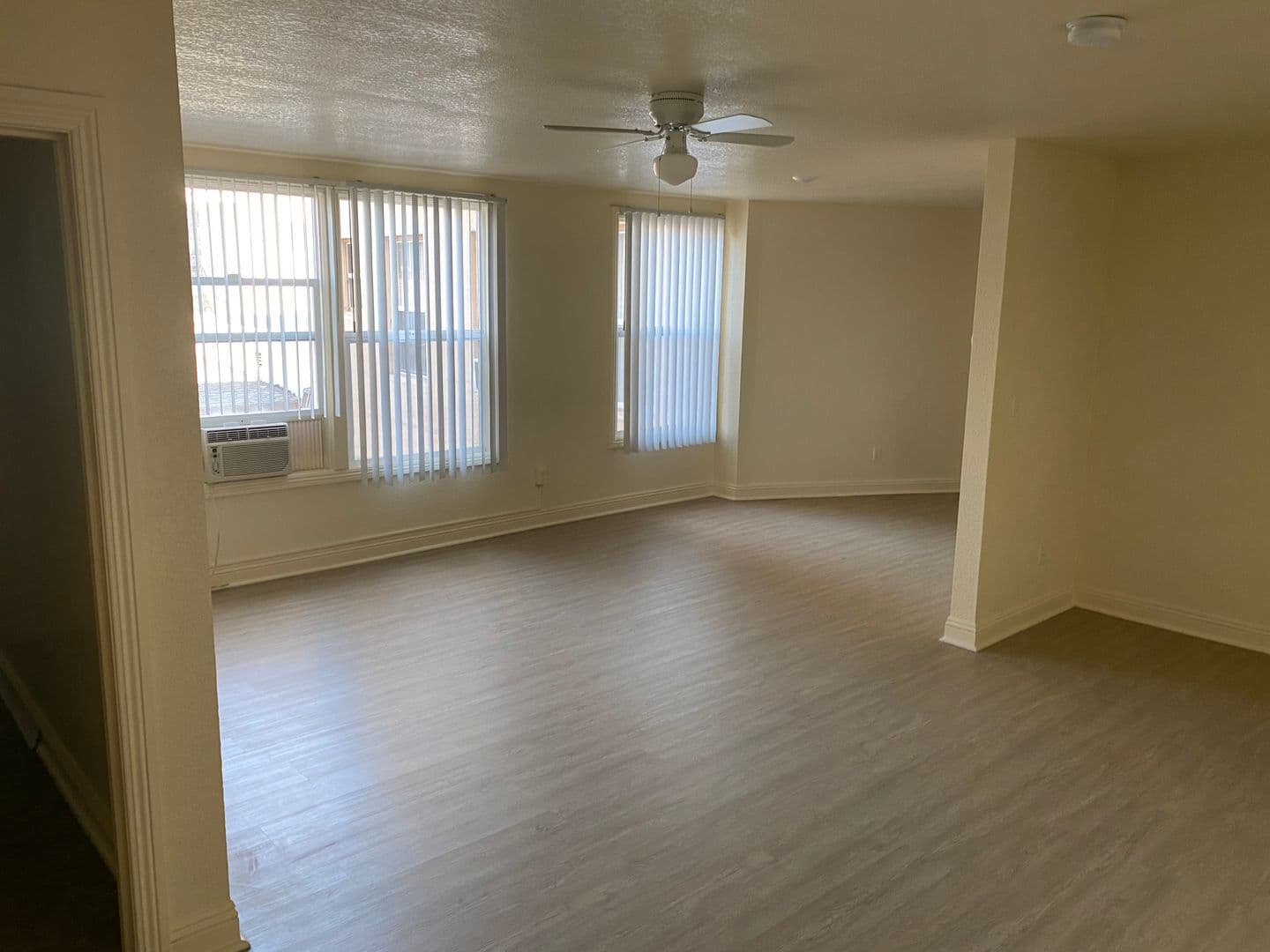 Los Angeles Apartment: 938 S. Lake Street