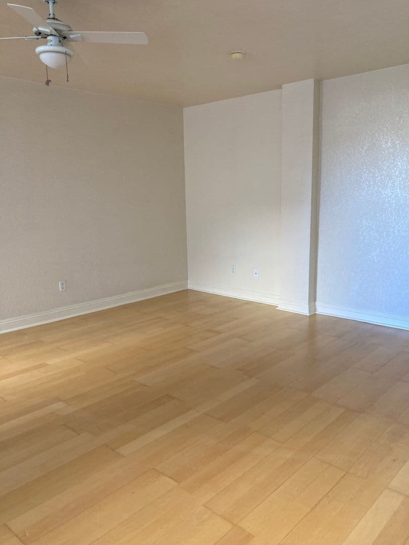 Los Angeles Apartment: 938 S. Lake Street