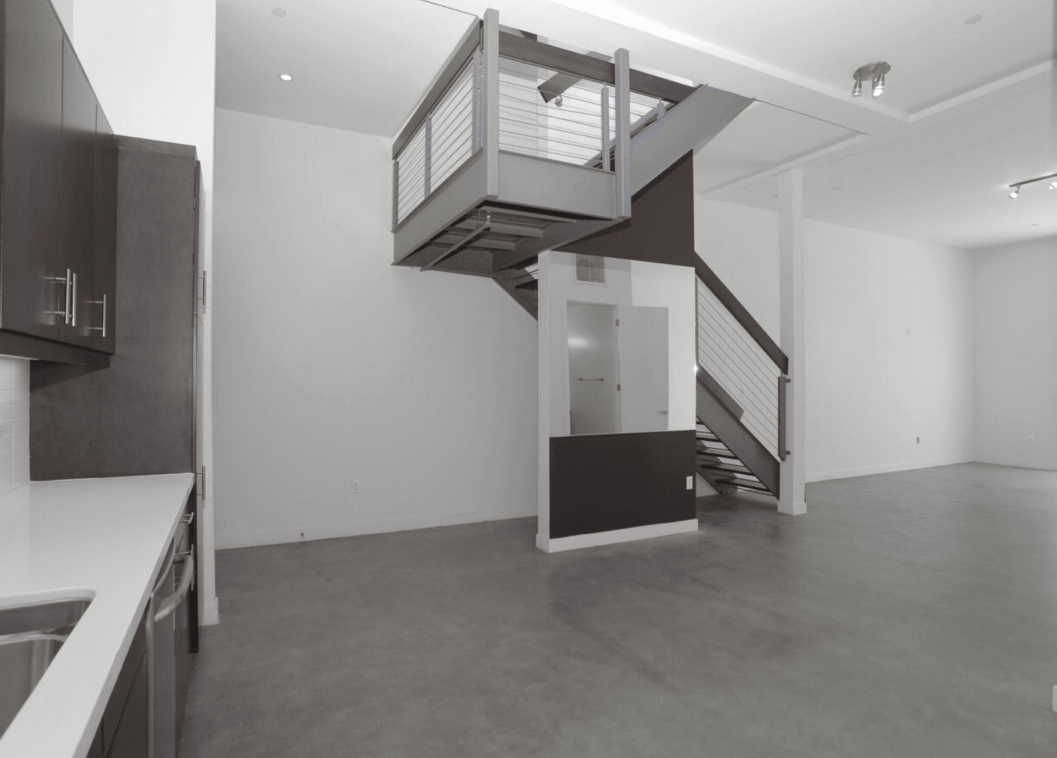 Los Angeles Apartment: 5700 Melrose Avenue