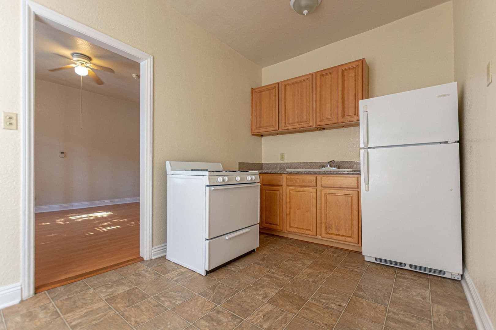 Los Angeles Apartment: 1209 S. Lake Street
