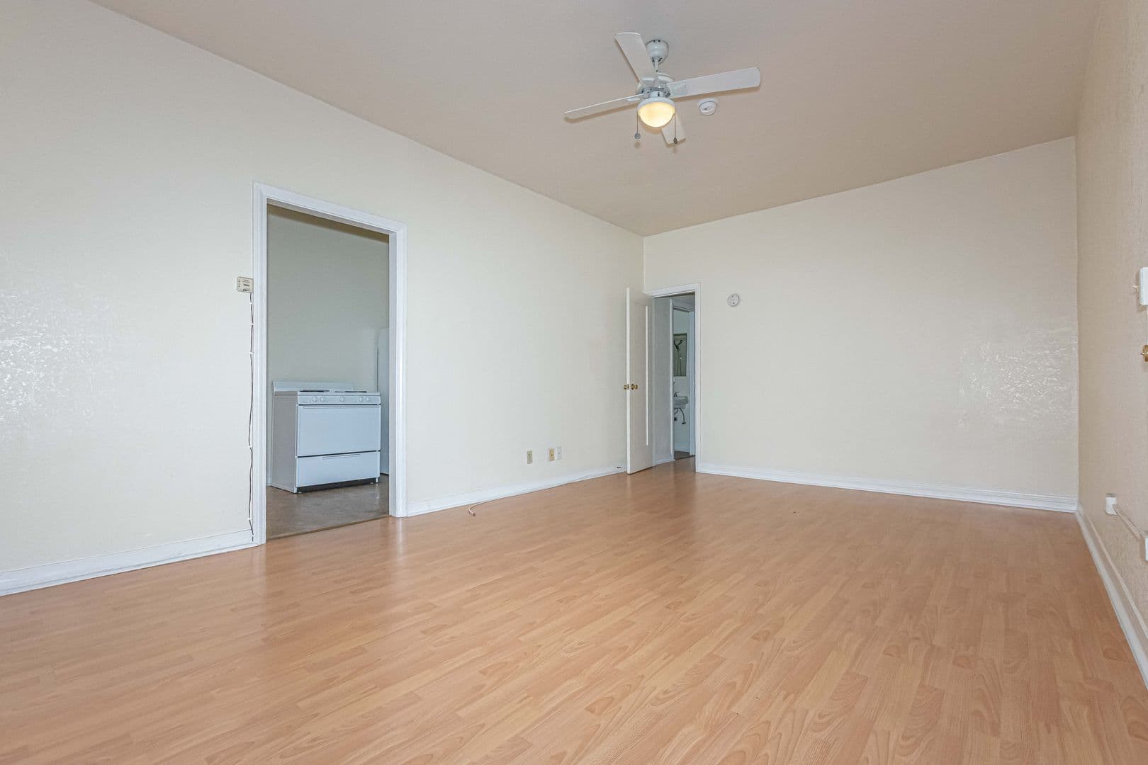 Los Angeles Apartment: 1209 S. Lake Street