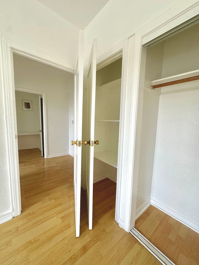 Los Angeles Apartment: 2121 W. 11th Street