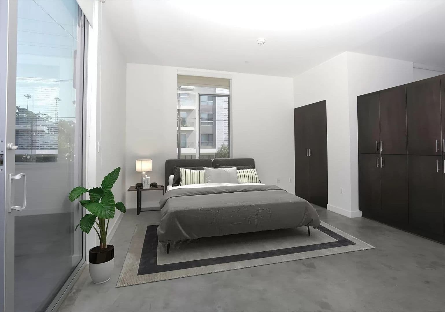 Los Angeles Apartment: 5700 Melrose Avenue