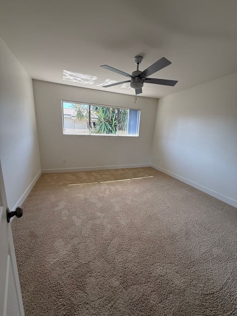 Tustin Apartment: 15601 Tustin Village Way