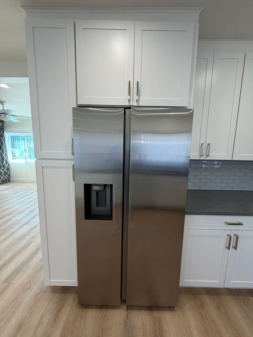 Redondo Beach Apartment: 128 S Helberta Avenue