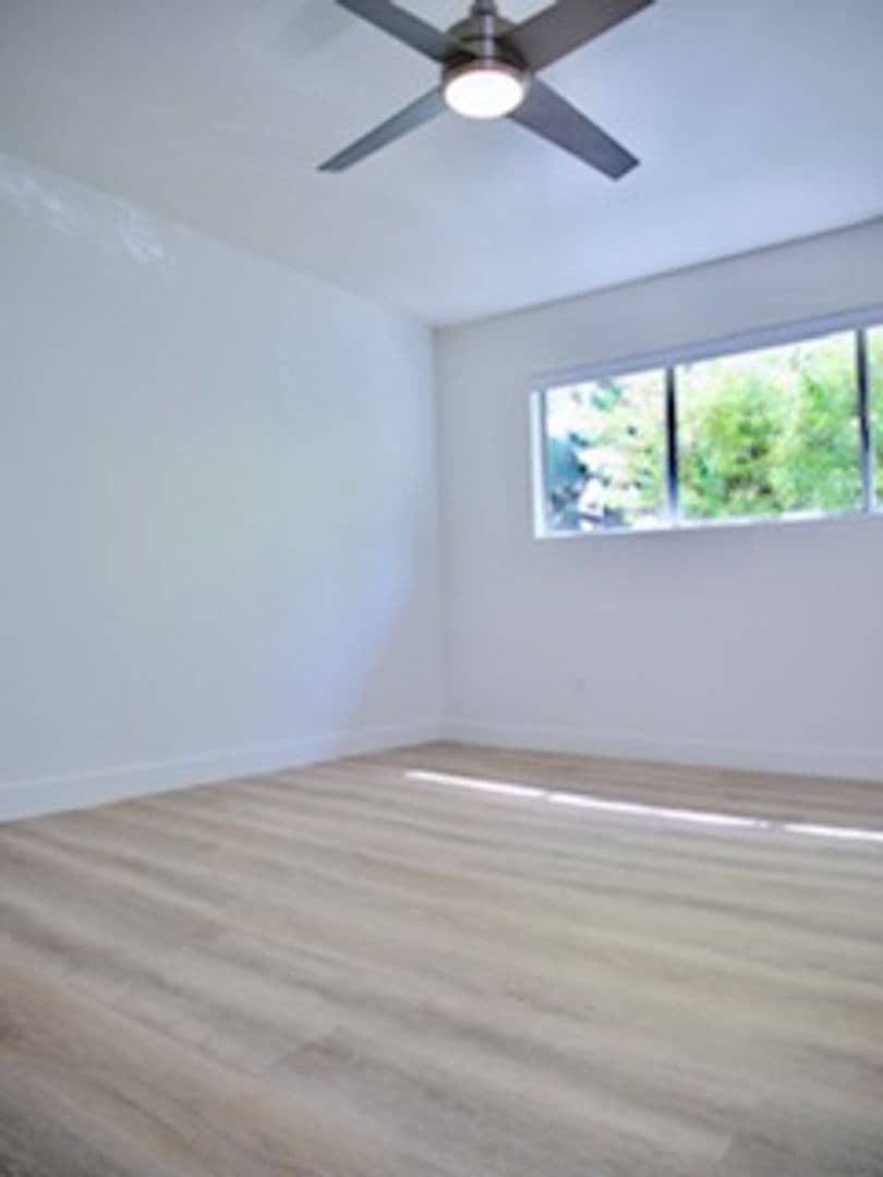 Tustin Apartment: 15601 Tustin Village Way
