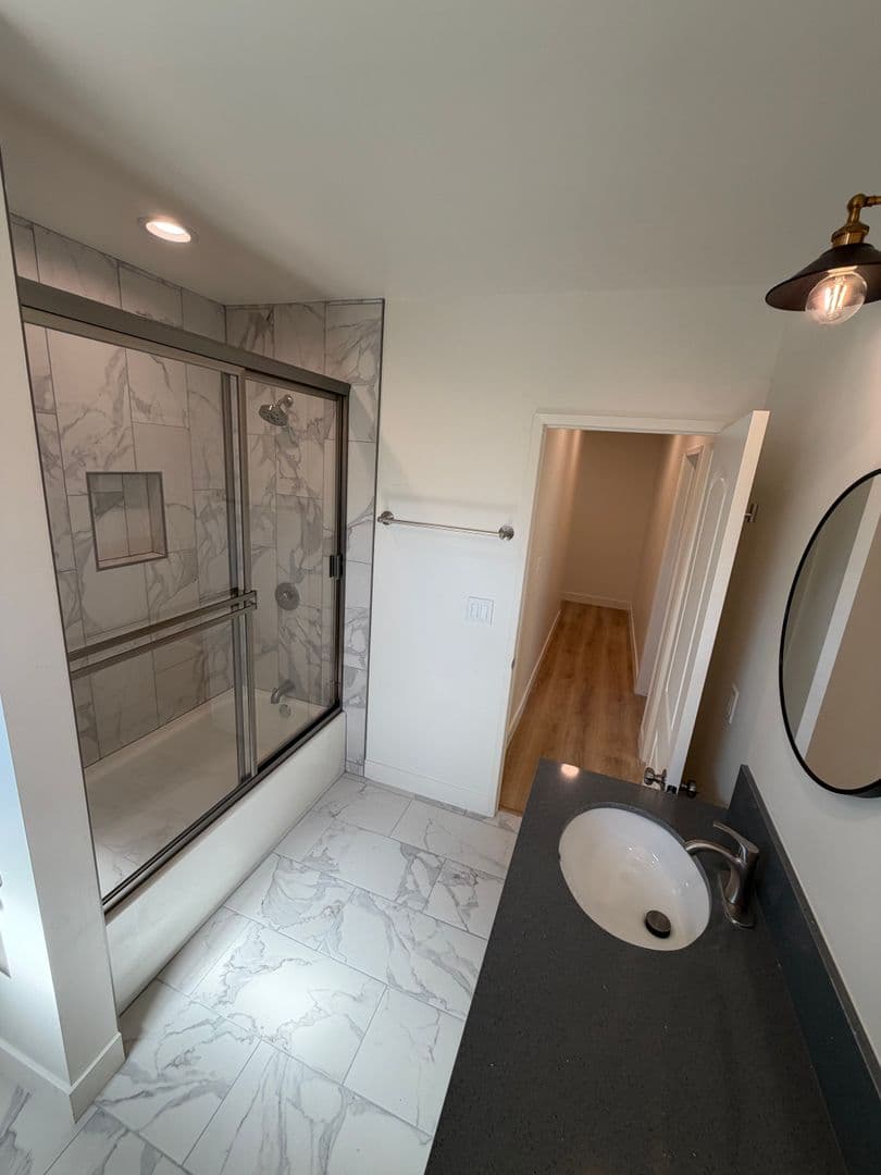 Redondo Beach Apartment: 128 S Helberta Avenue
