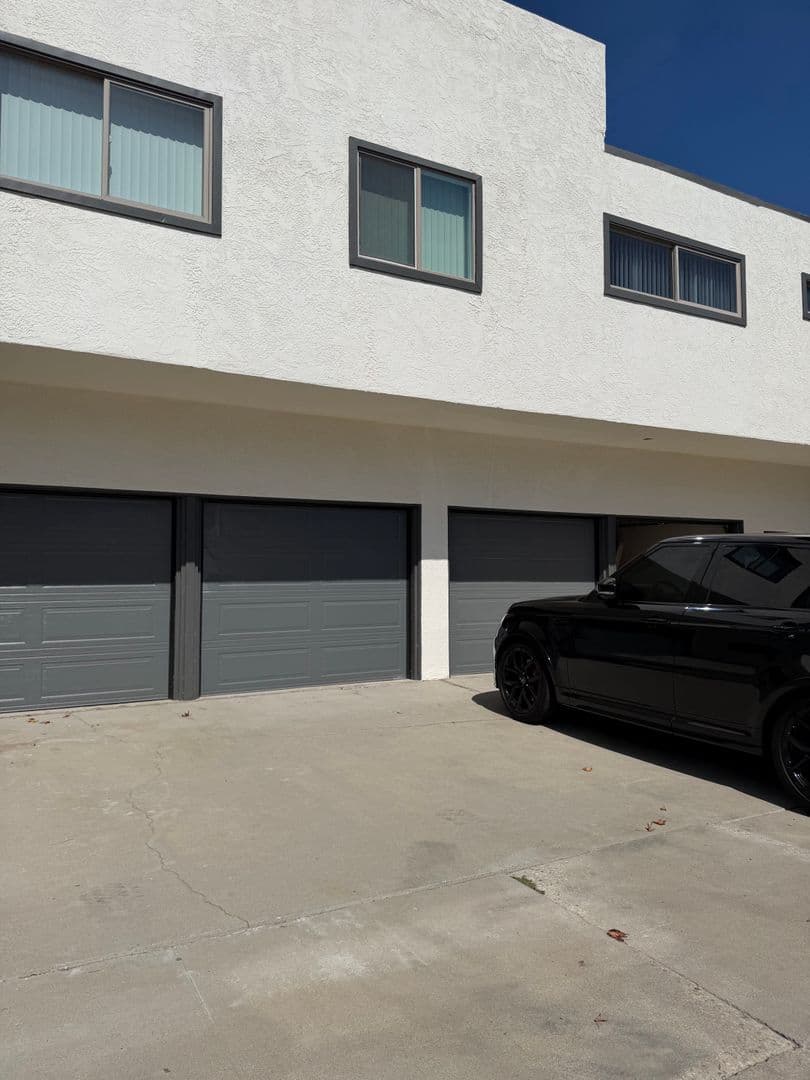 Redondo Beach Apartment: 128 S Helberta Avenue
