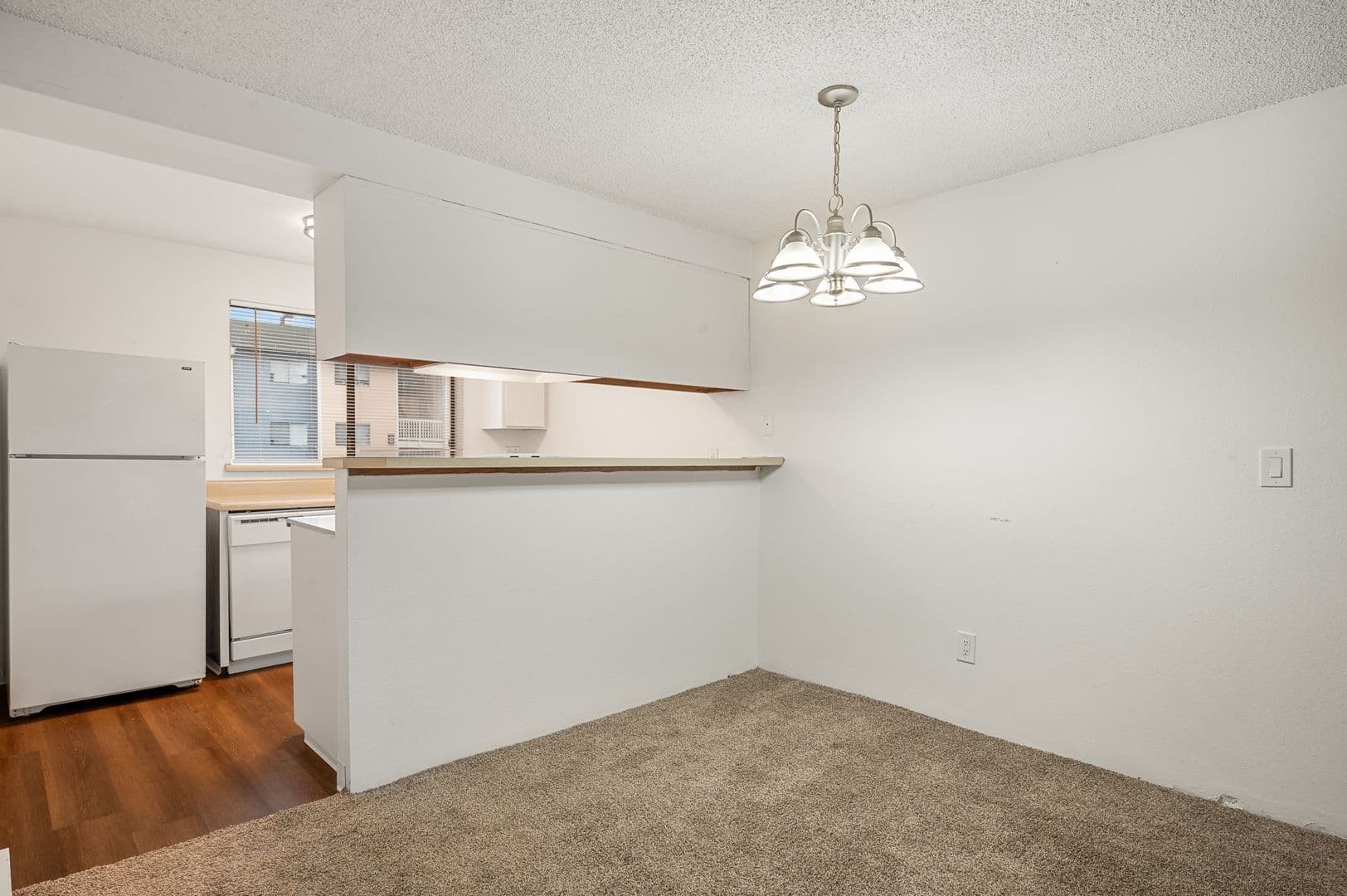 Everett Apartment: 702 W Casino Rd