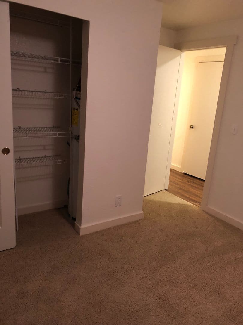 Seattle Apartment: 8620 3rd Ave NW