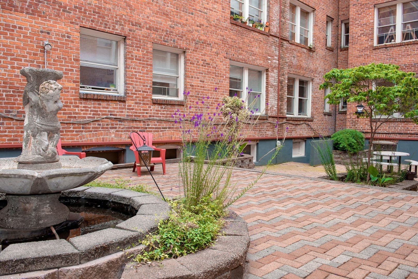 Seattle Apartment: 151 11th Ave