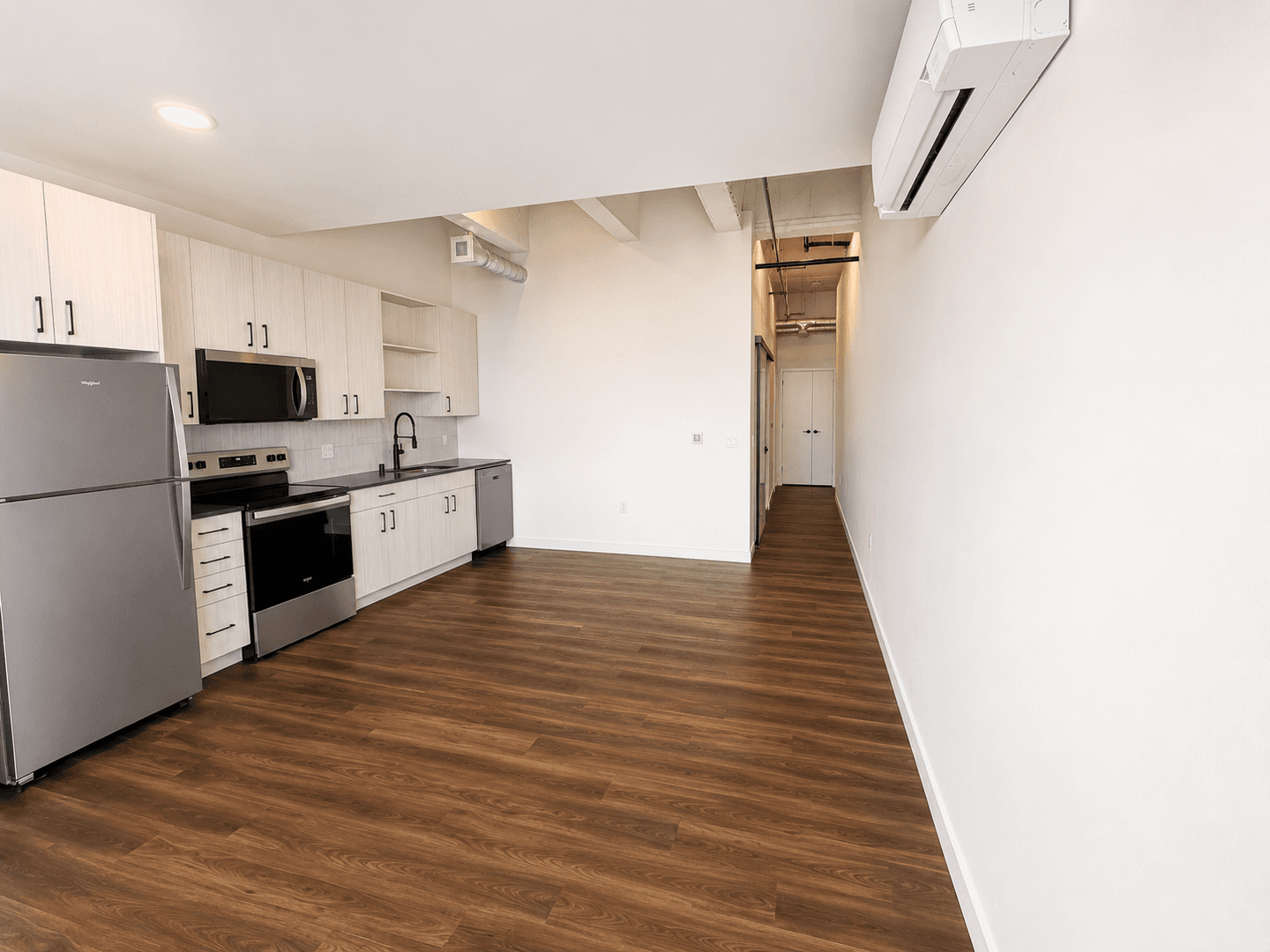 Seattle Apartment: 201 Queen Anne Ave N