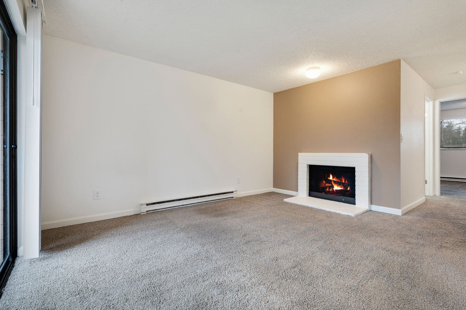Everett Apartment: 702 W Casino Rd