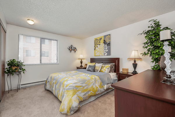 Everett Apartment: 702 W Casino Rd