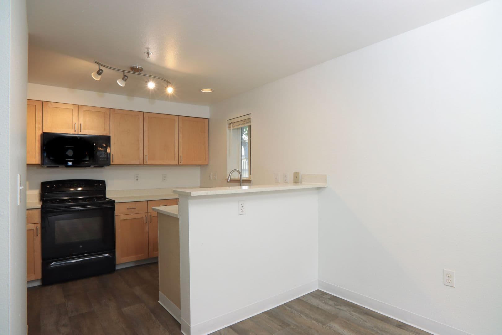 Tacoma Apartment: 10925 Park Ave S