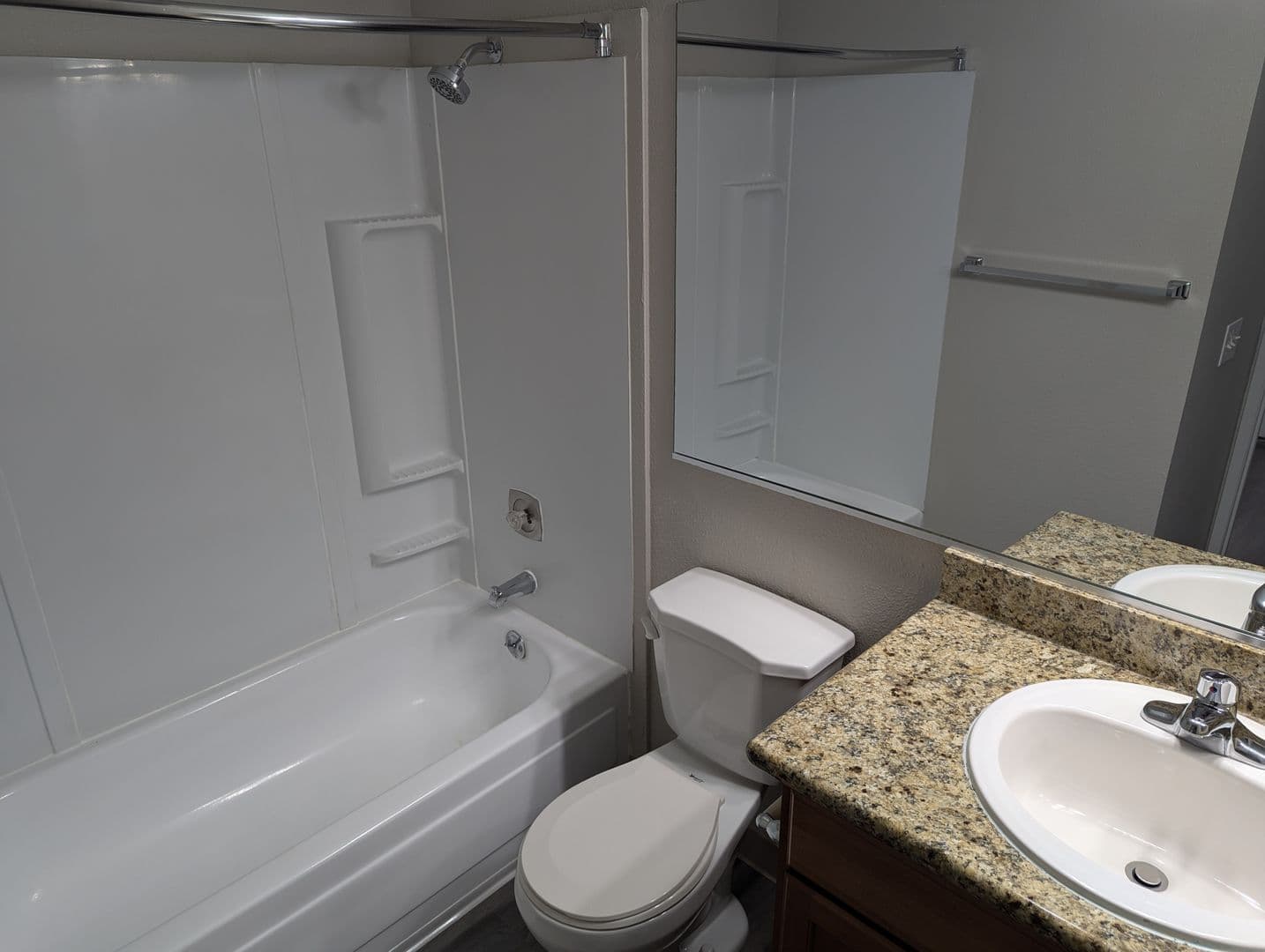 Kent Apartment: 9626 S 252nd St