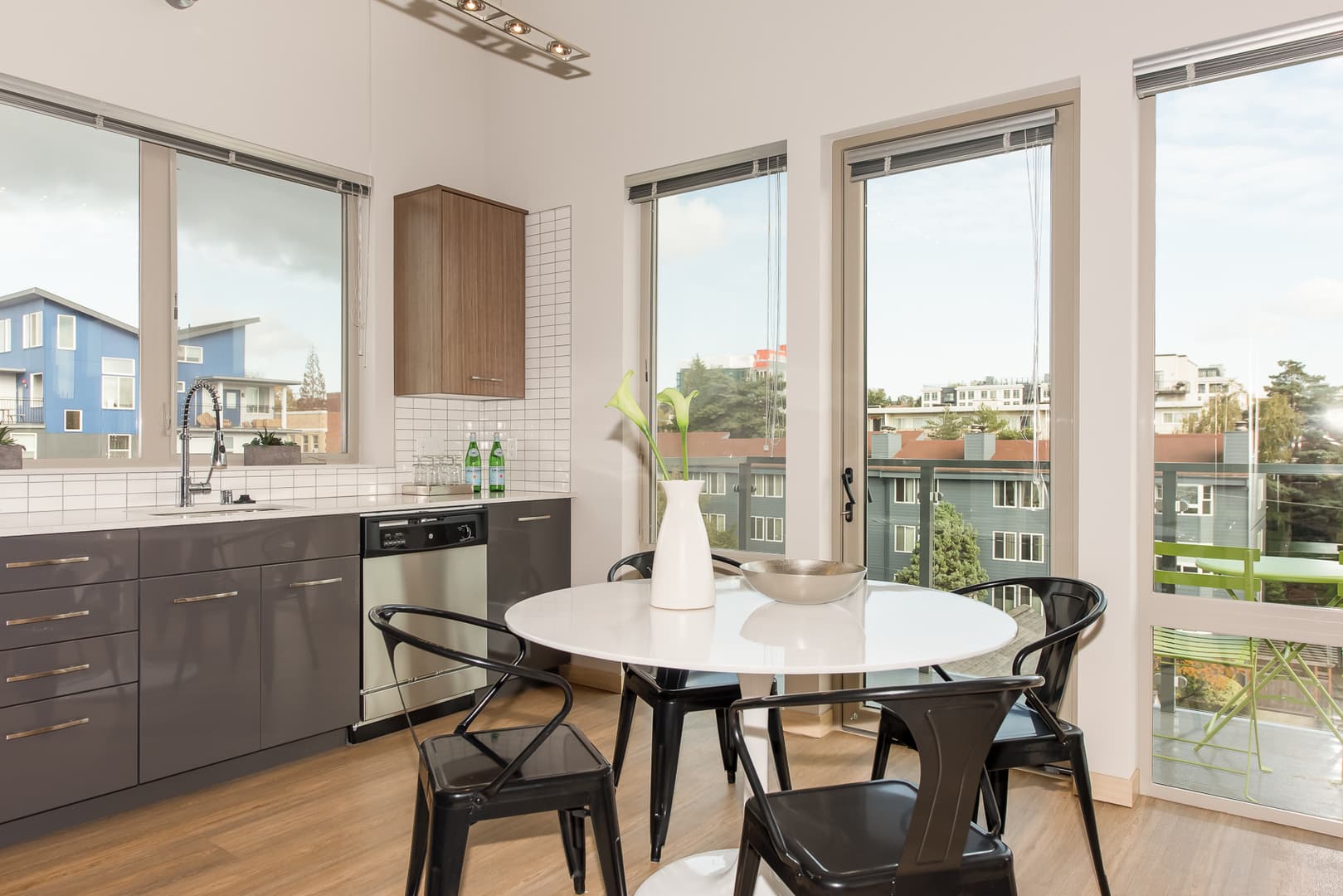 Seattle Apartment: 200 Belmont Ave E