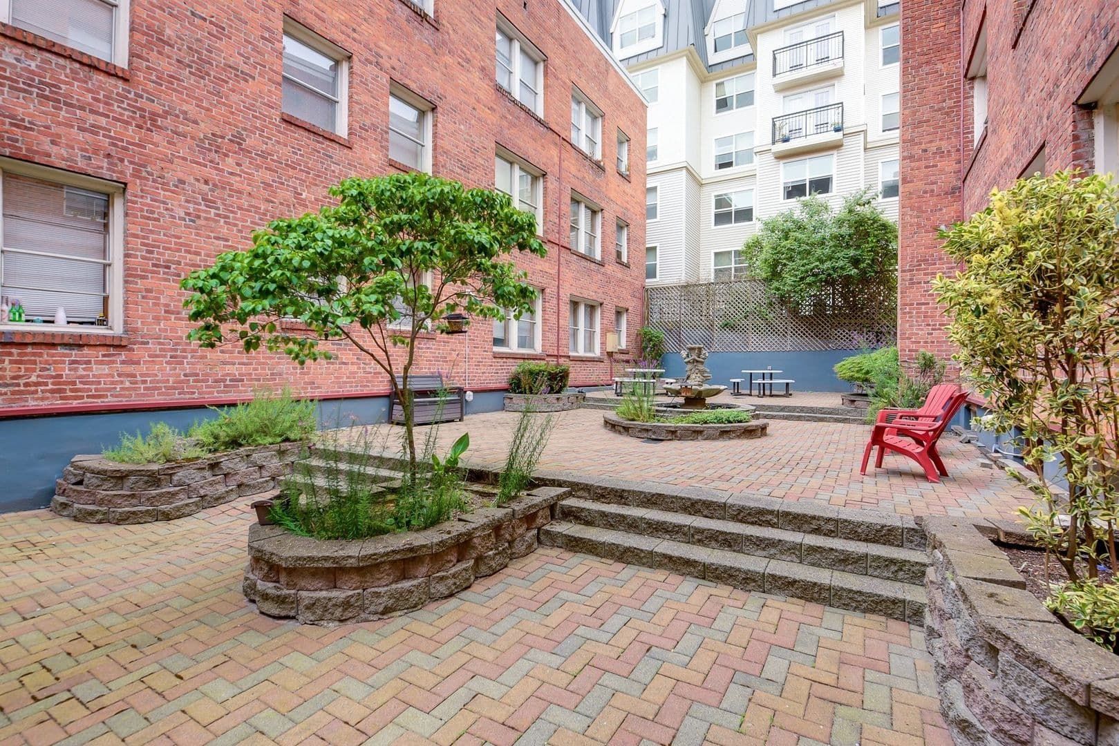 Seattle Apartment: 151 11th Ave