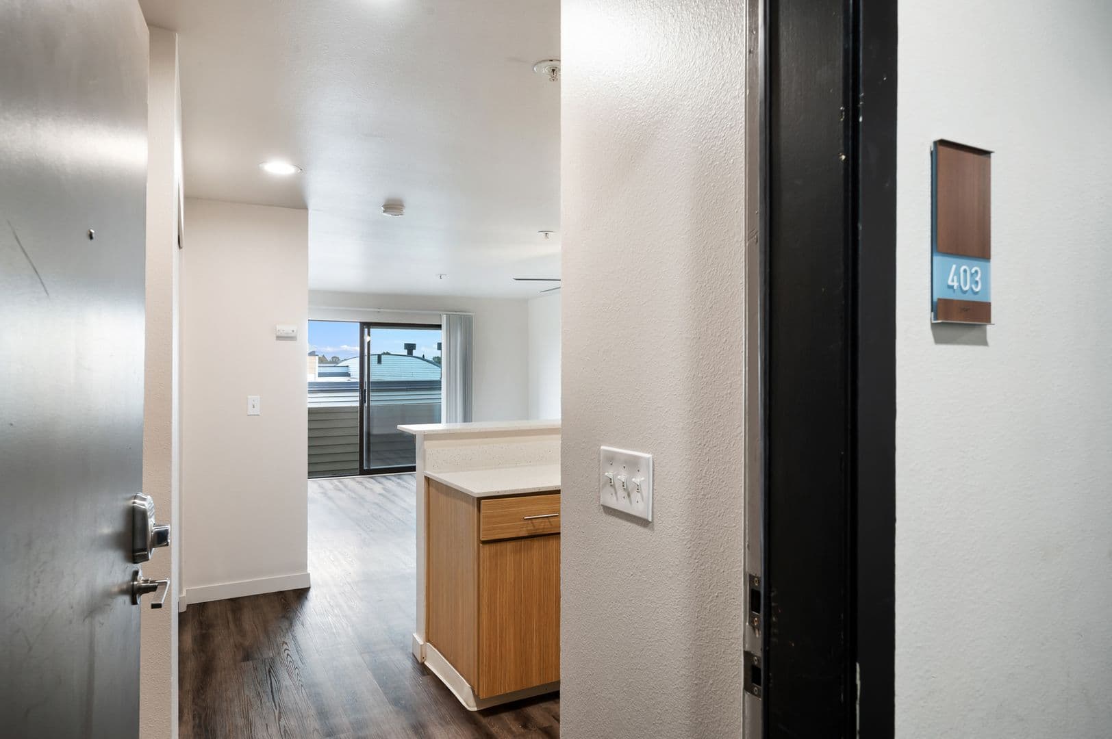 Seattle Apartment: 3236 SW Avalon Way