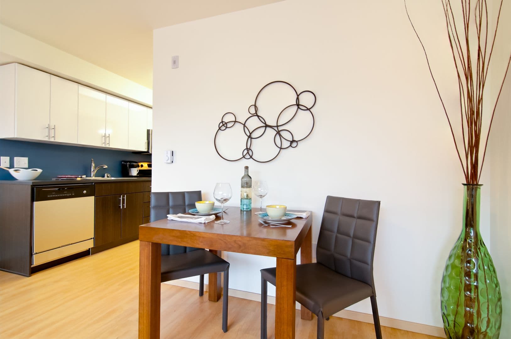 Seattle Apartment: 201 W Harrison St