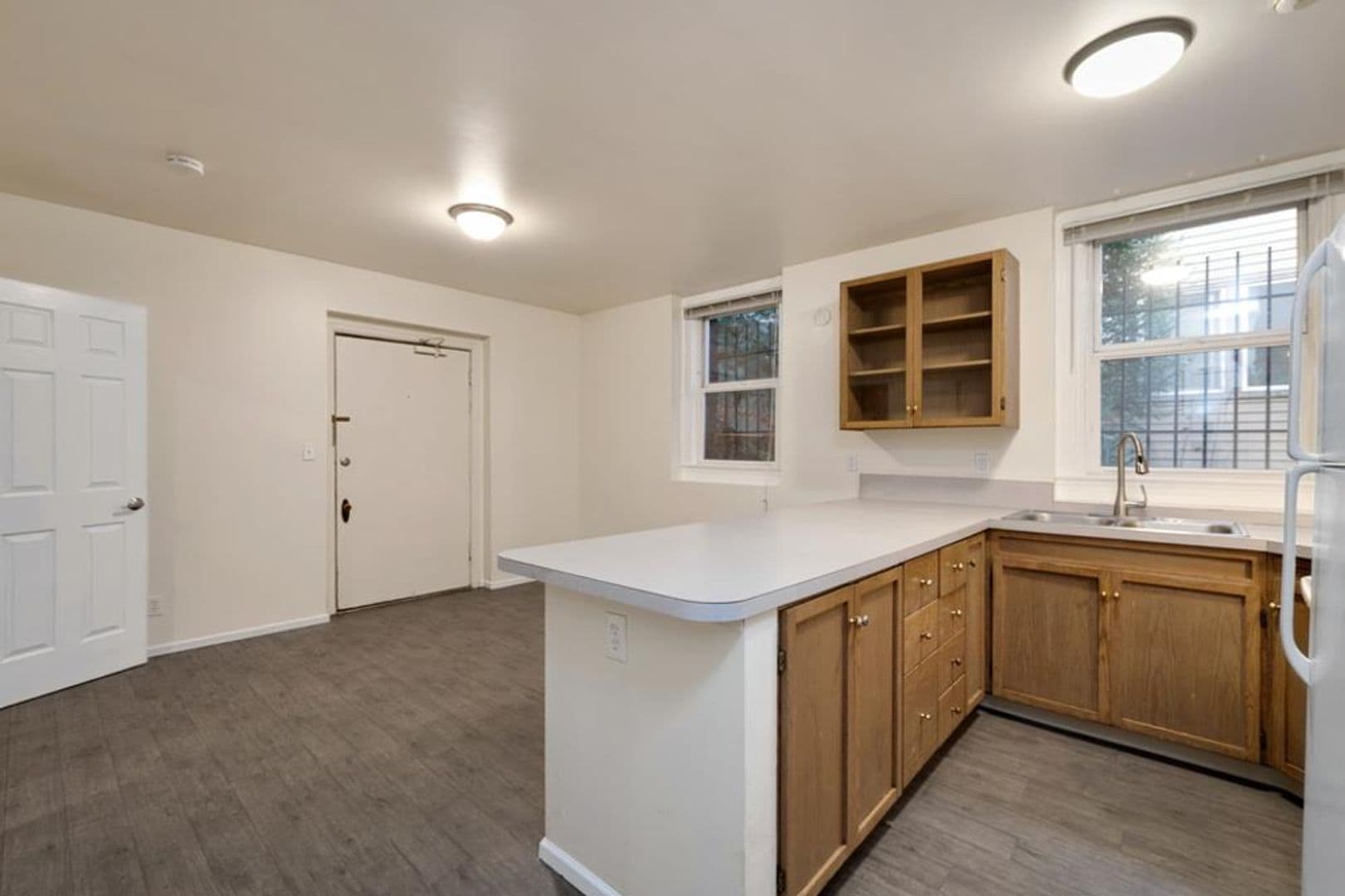 Seattle Apartment: 432 Summit Ave E