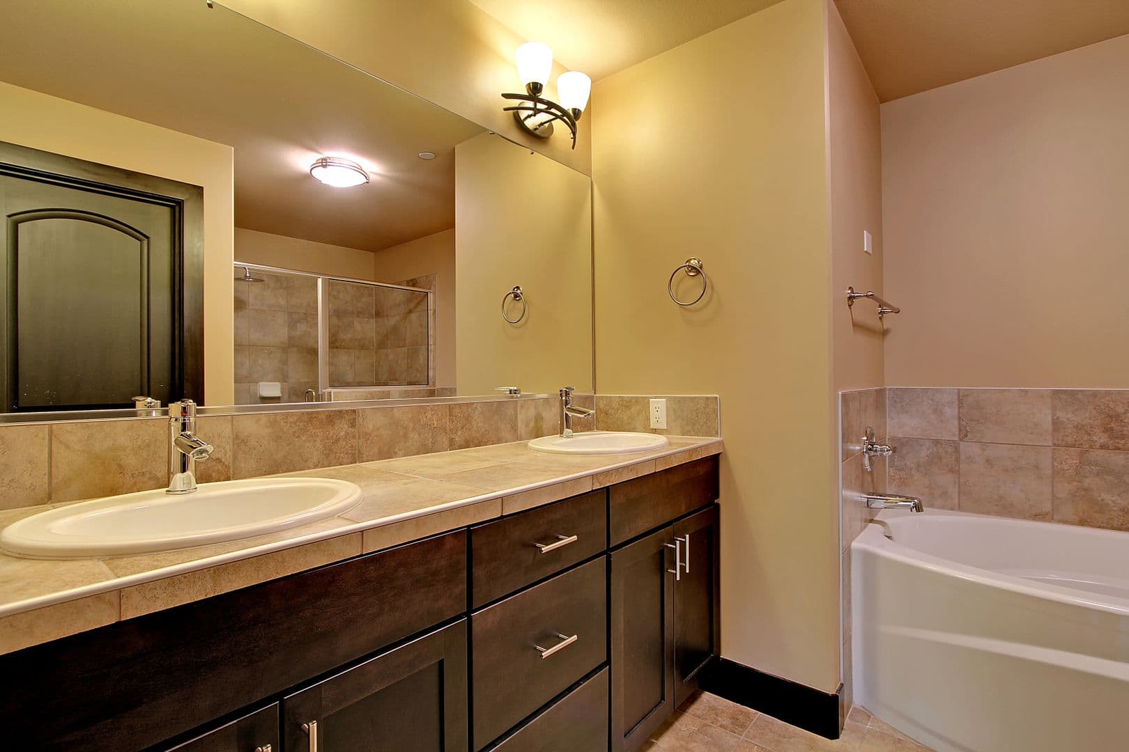 Issaquah Apartment: 2700 NW Pinecone Dr