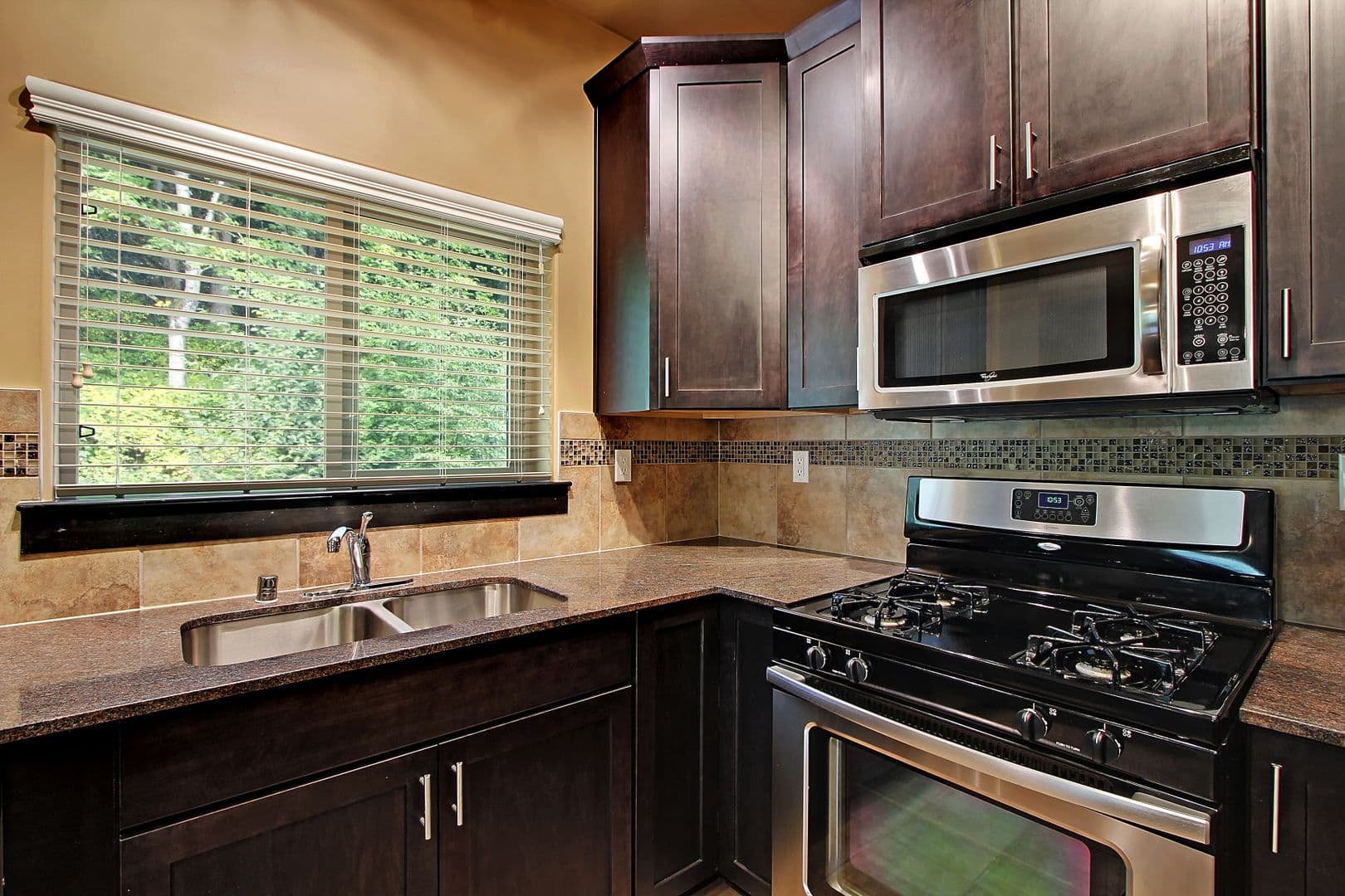 Issaquah Apartment: 2700 NW Pinecone Dr