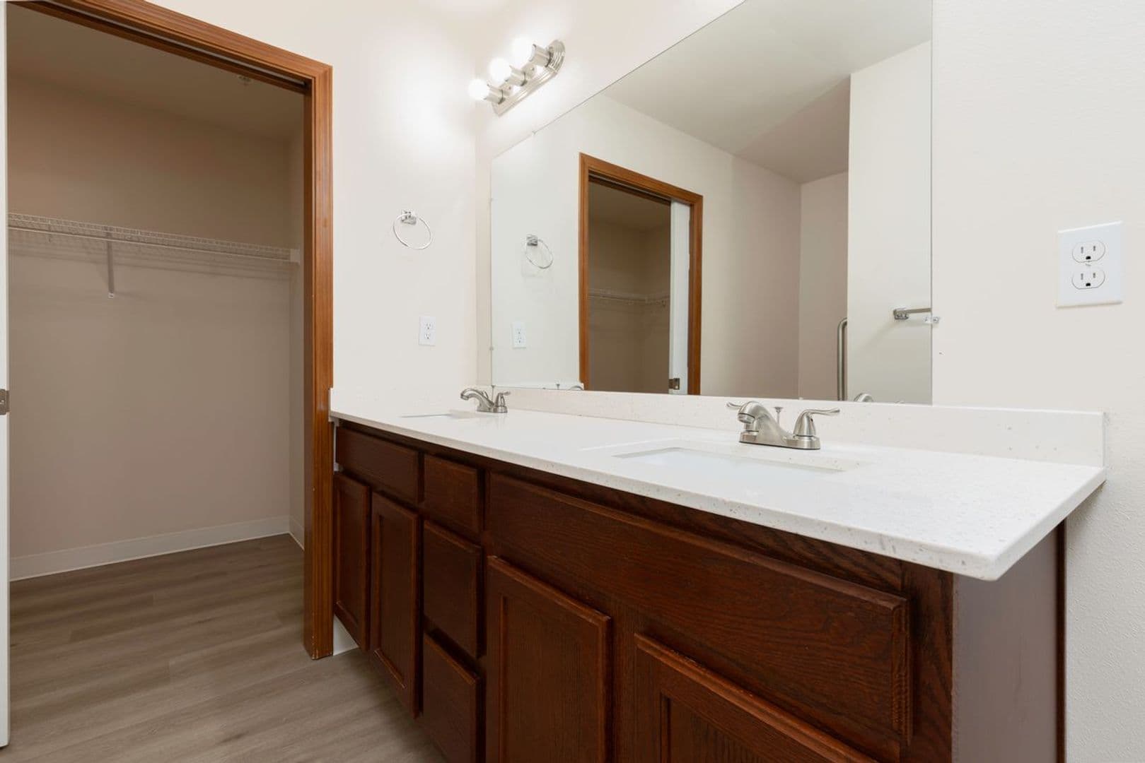 Maple Valley Apartment: 24331 228th Ave SE