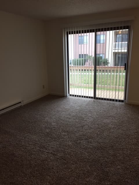 Everett Apartment: 702 W Casino Rd