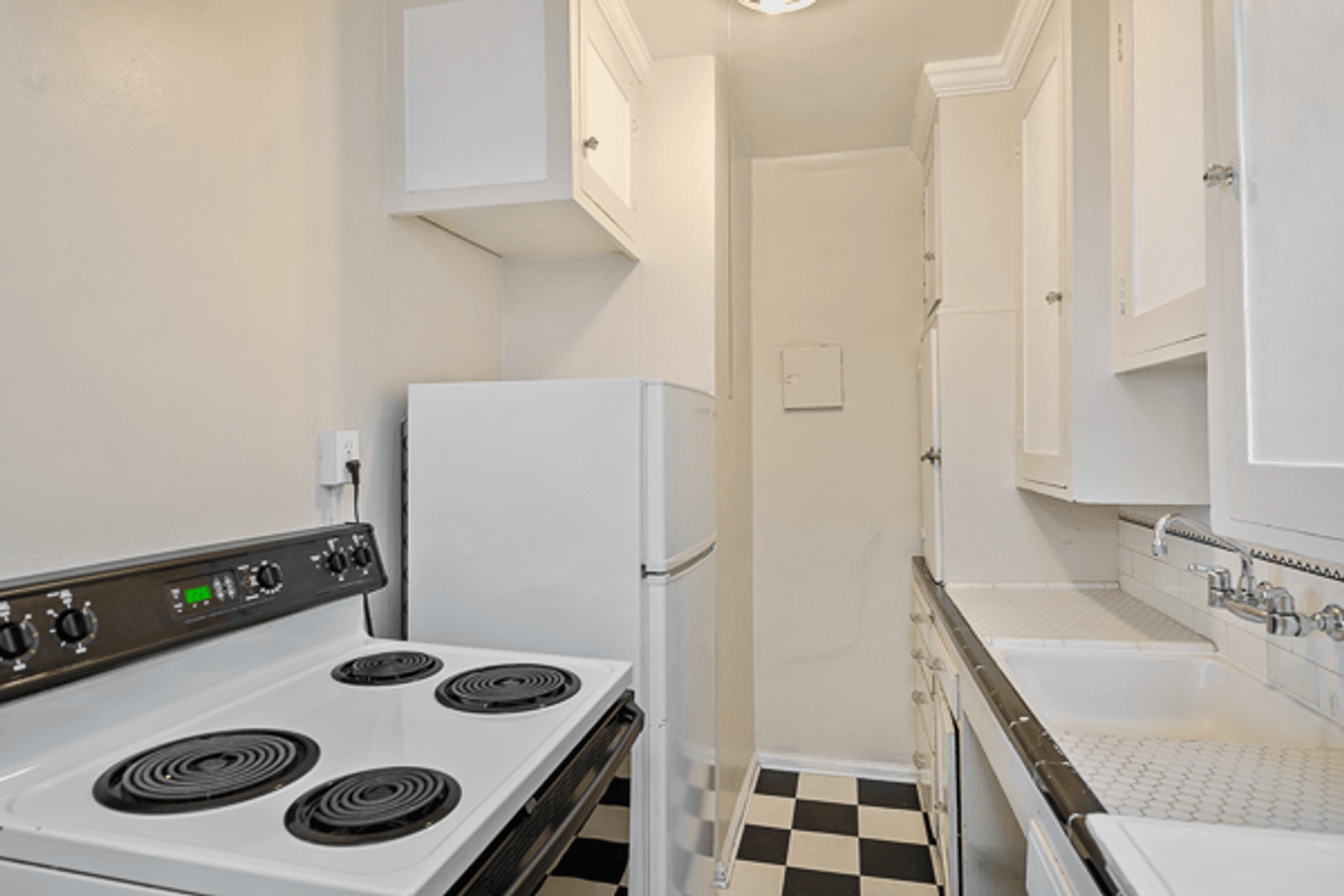 Seattle Apartment: 503 1st Ave W.