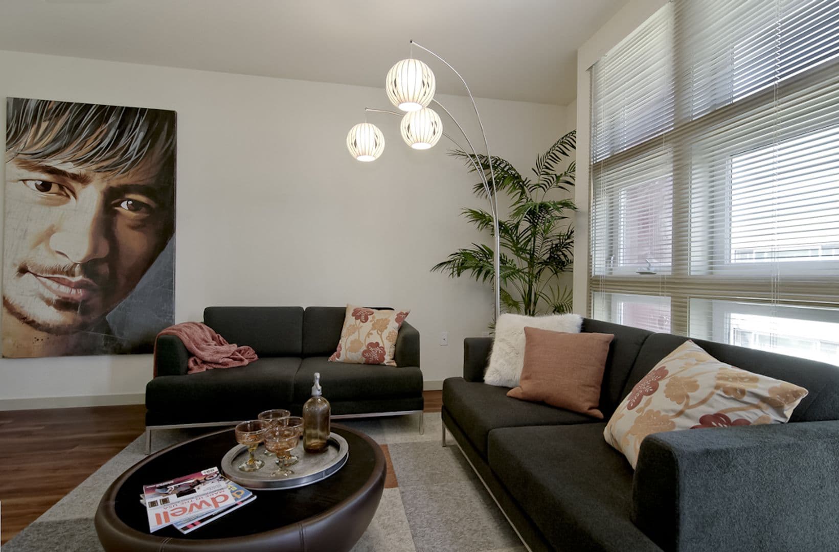 Seattle Apartment: 1623 Bellevue Ave