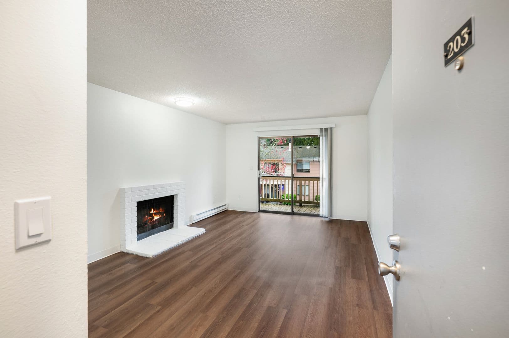 Everett Apartment: 702 W Casino Rd
