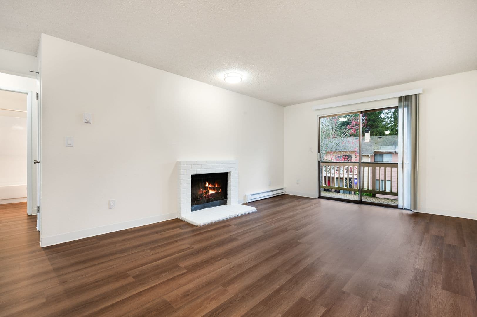 Everett Apartment: 702 W Casino Rd