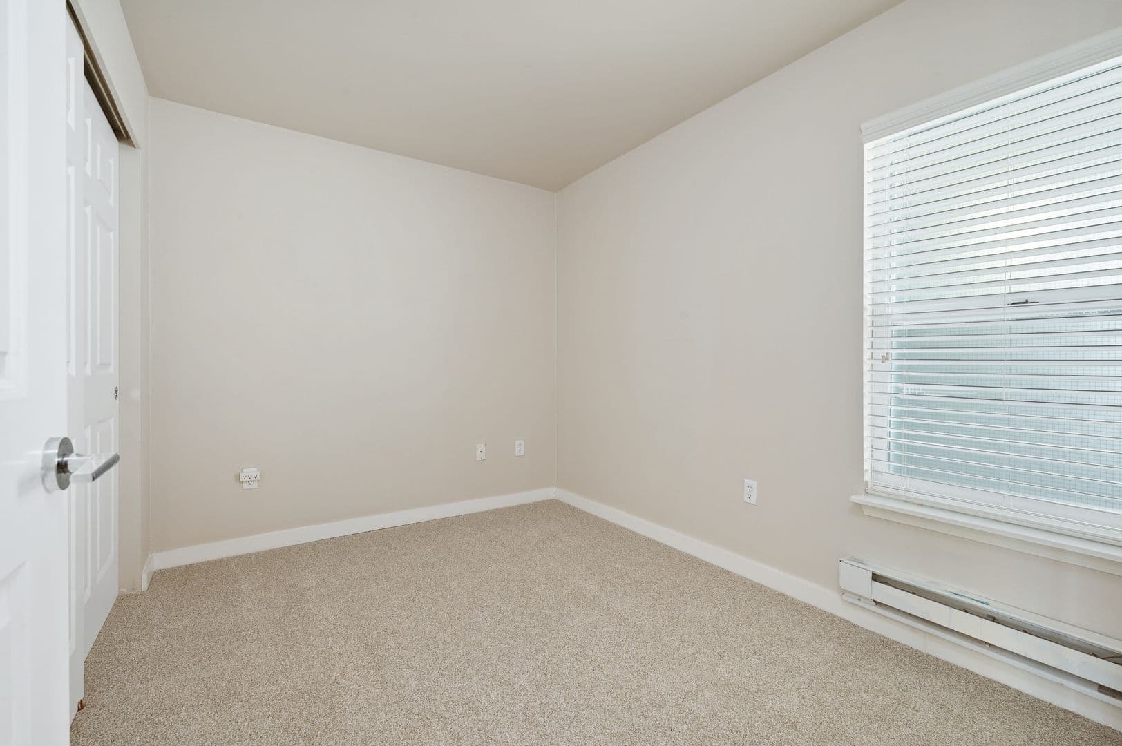 Seattle Apartment: 3233 SW Avalon Way