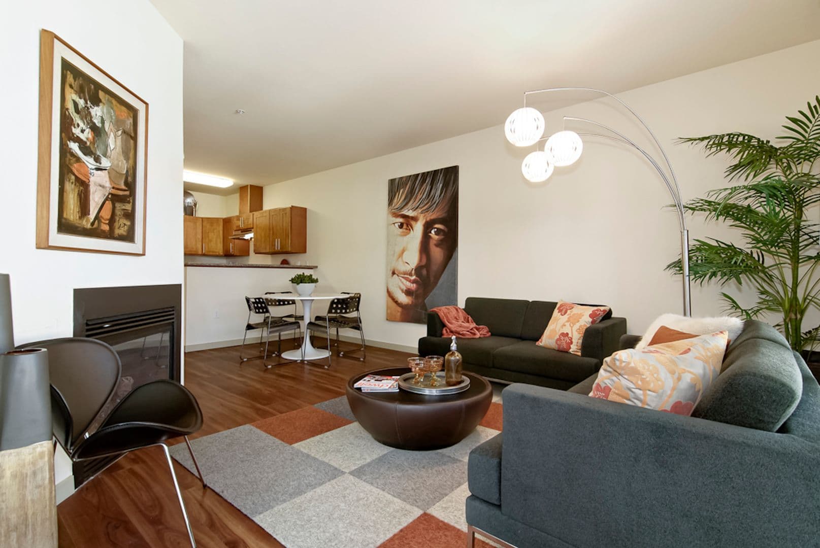 Seattle Apartment: 1623 Bellevue Ave