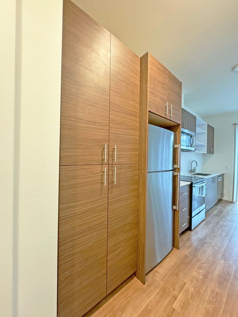 Seattle Apartment: 442 NE Maple Leaf Pl