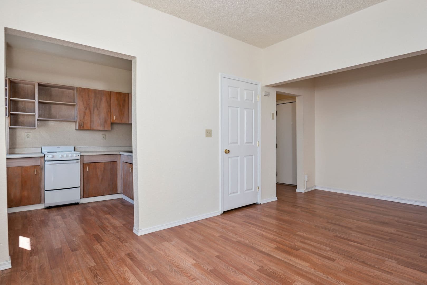Seattle Apartment: 151 11th Ave
